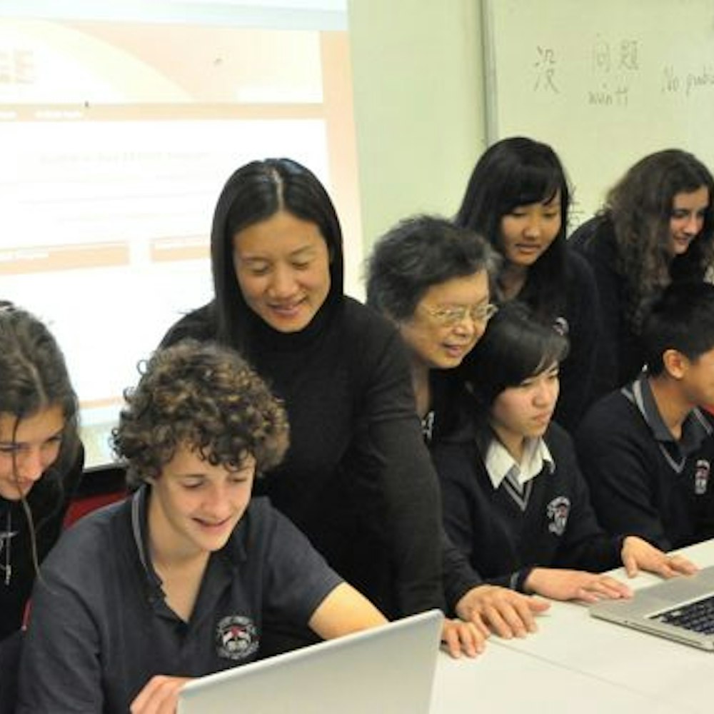 Grace Wang with students from Mount Lawley SHS communicating with students from Chen Jing Lun High School