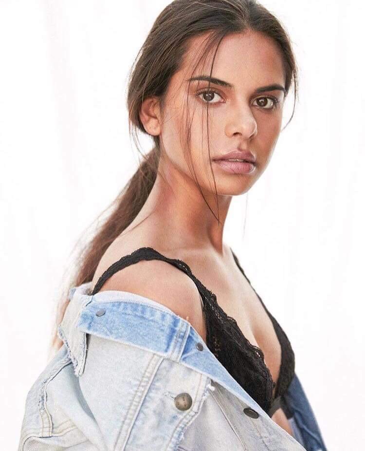 Shanaya modeling
