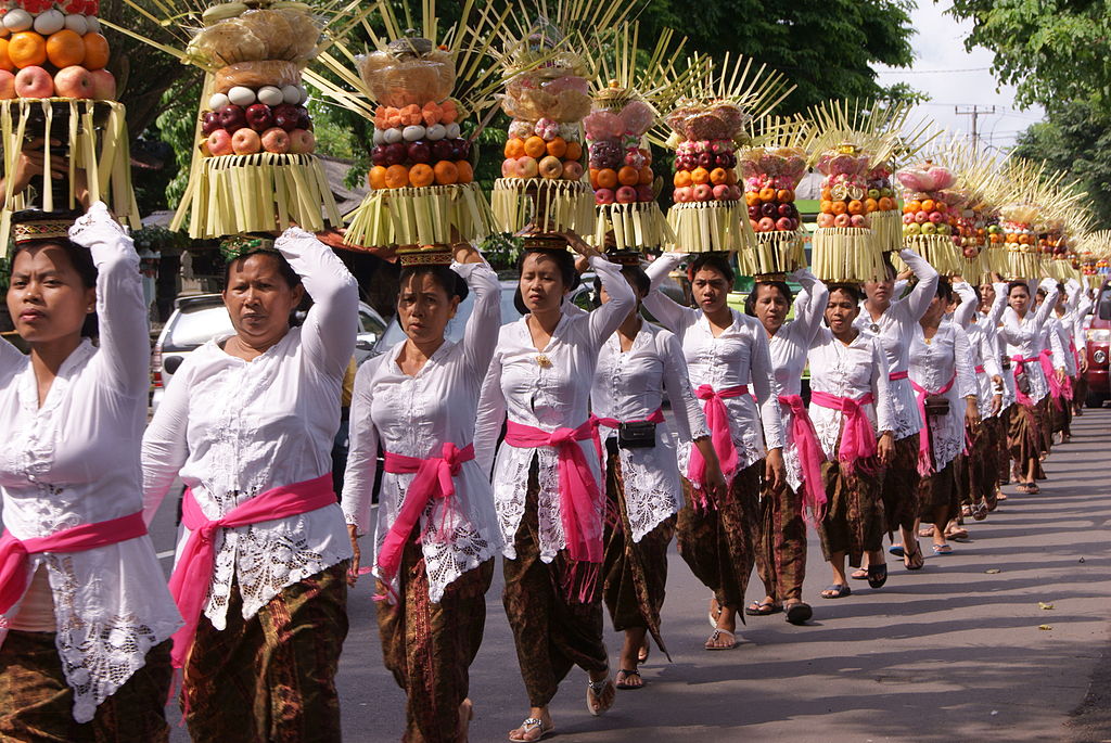 1024px-odalan_procession.jpg