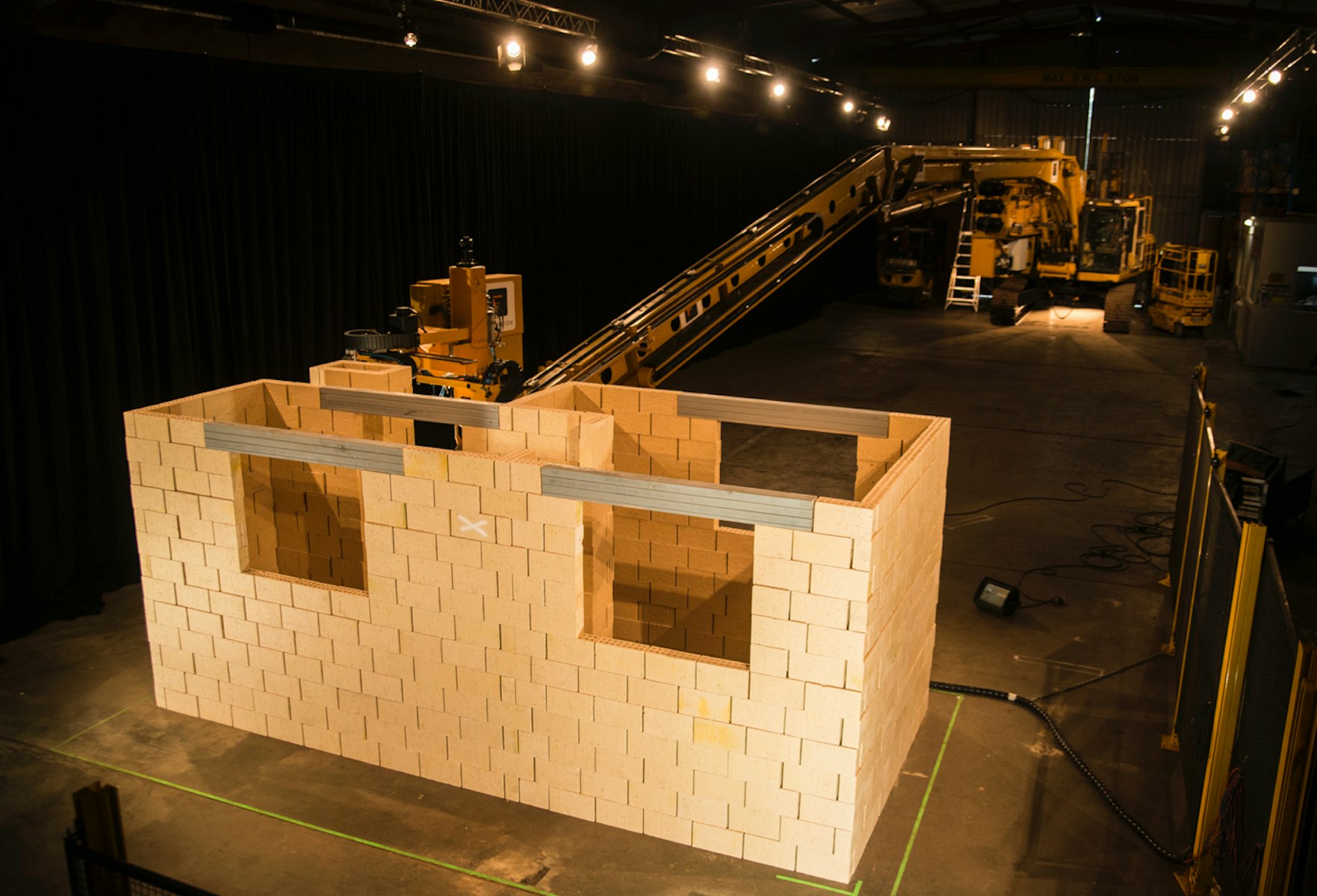 Hadrian 105 robot building the world's first multi-room block structure