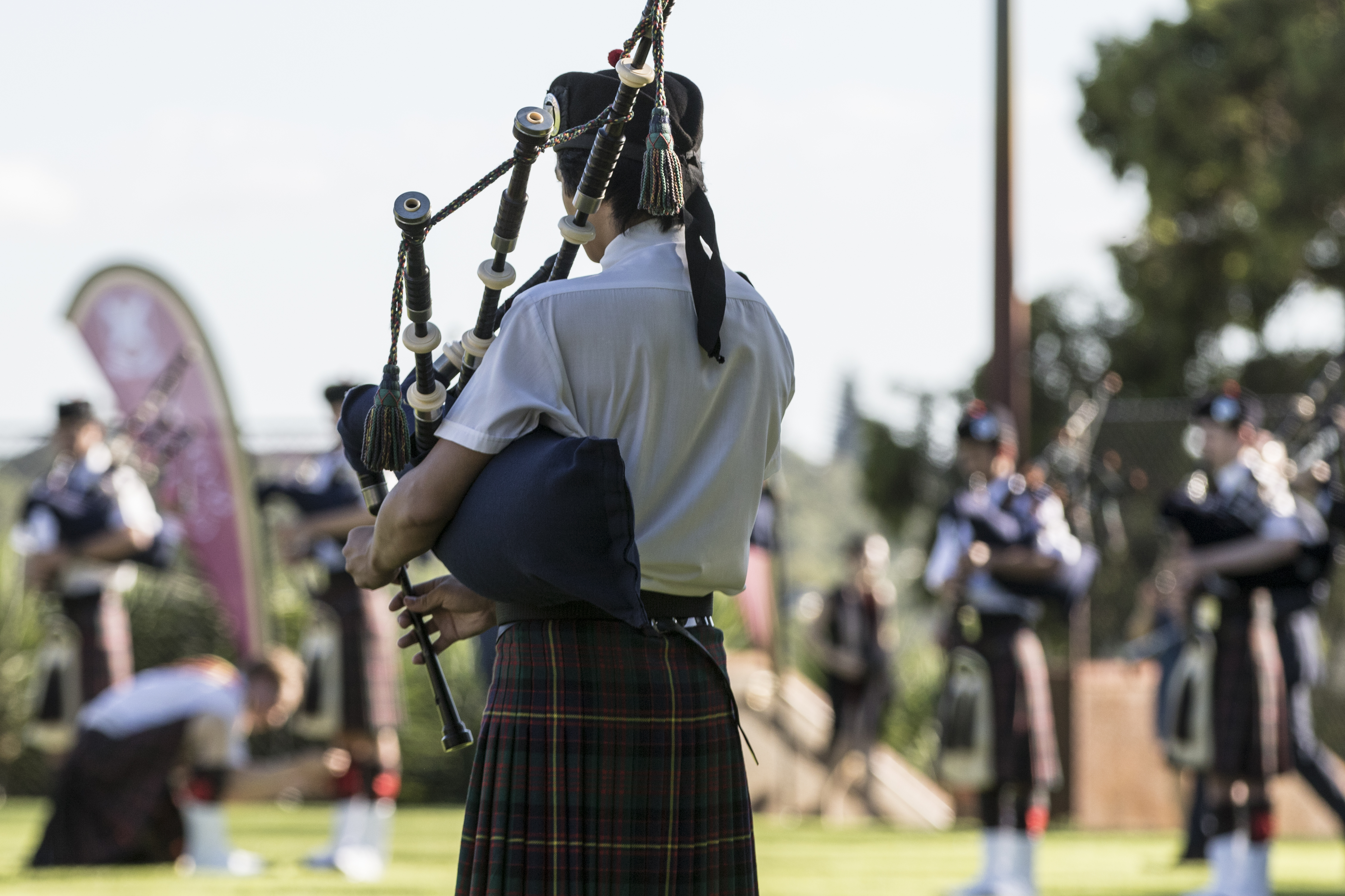 assembly-1.5-15101-openday-pipeband.jpg