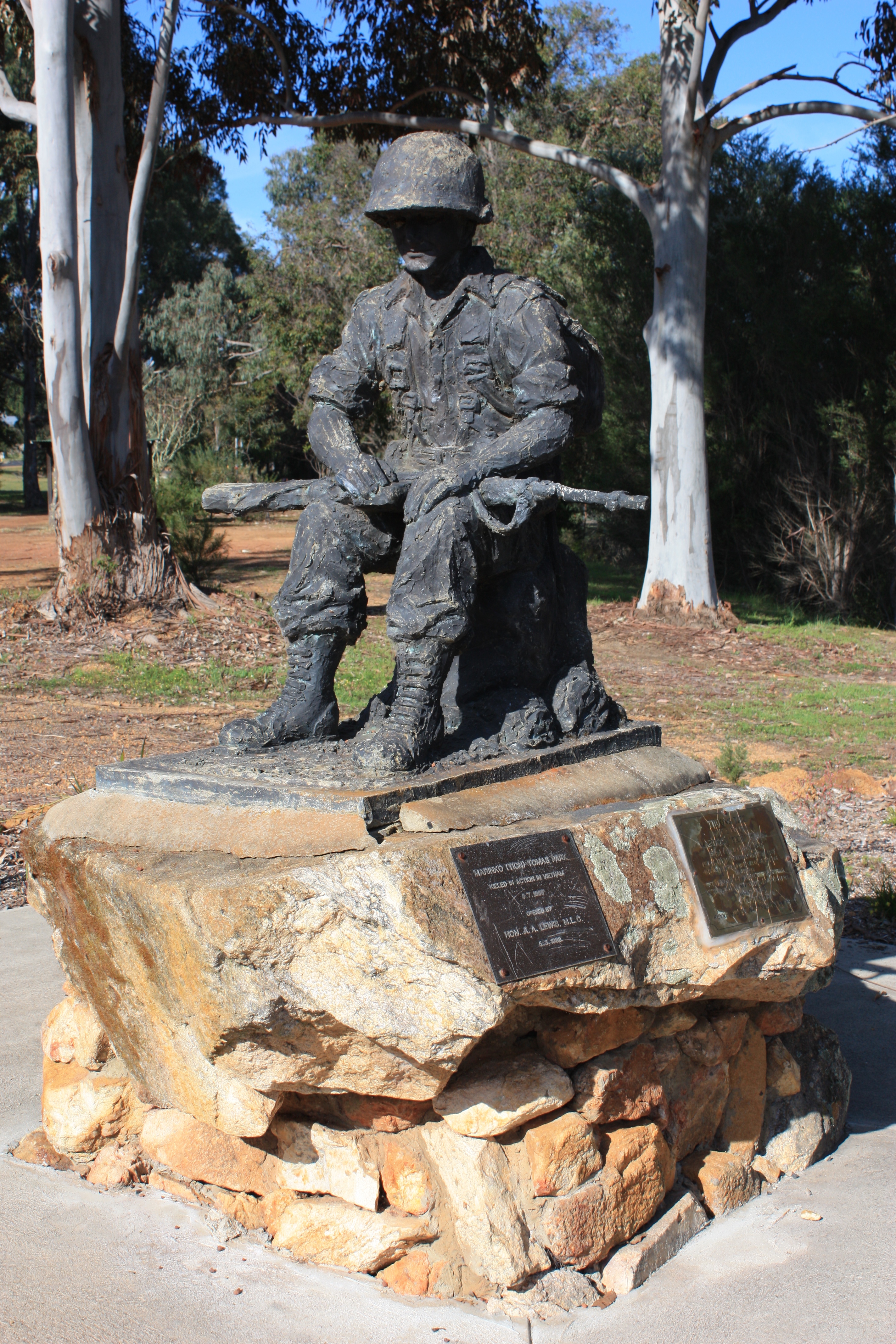 Marinko Tomas Statue Nannup