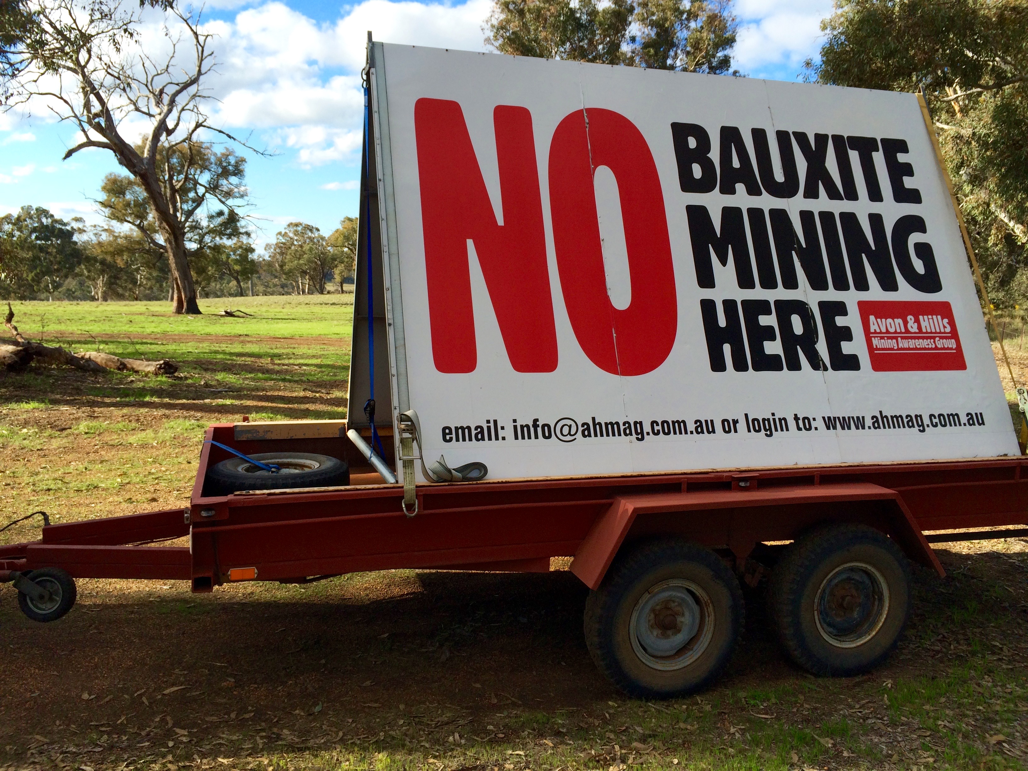 Sign in the Darling Range near Toodyay