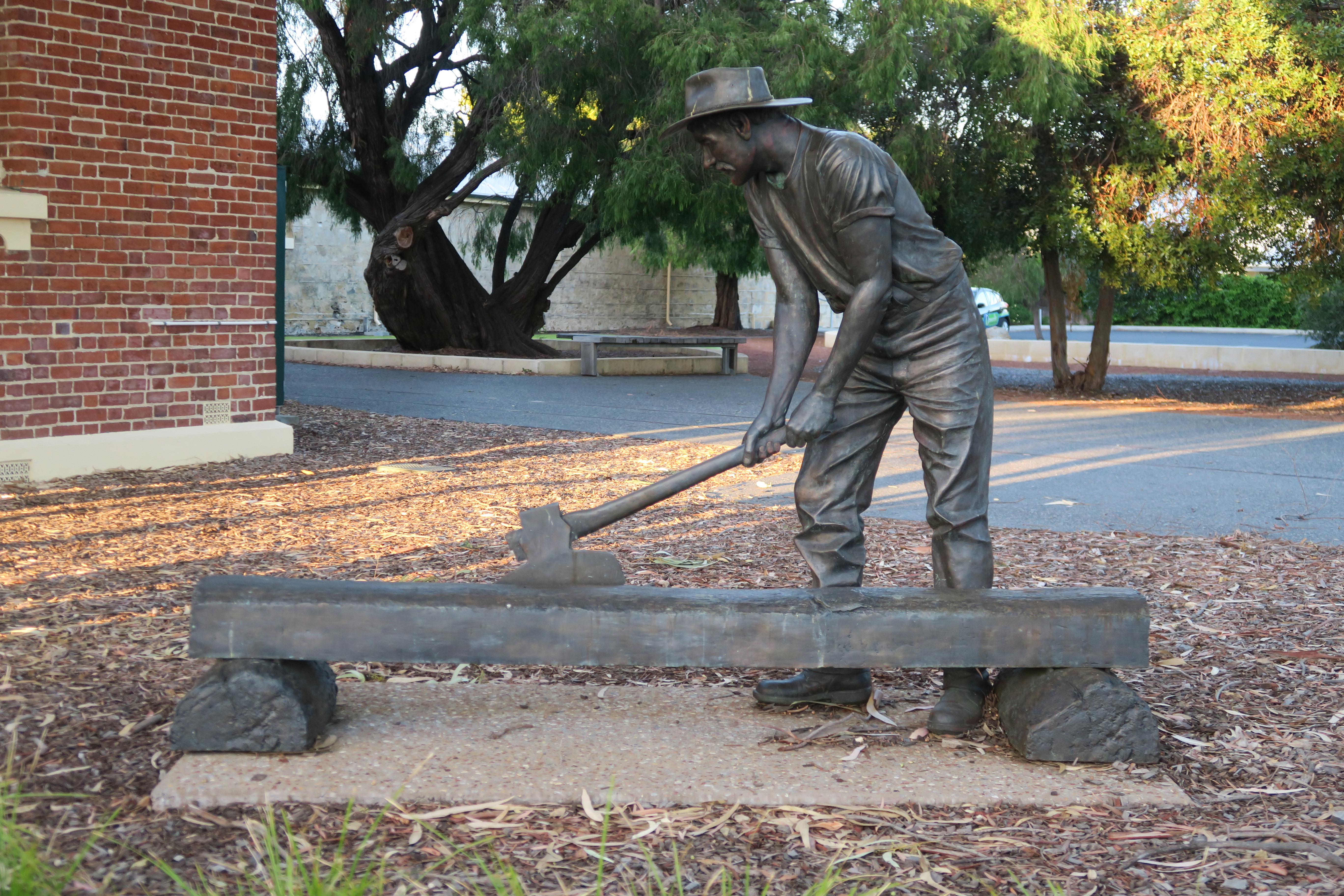 Sleeper Hewer statue, Busselton