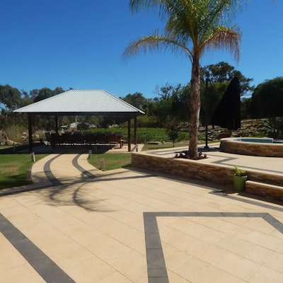 Sandstone & Charcoal Coral Pavers