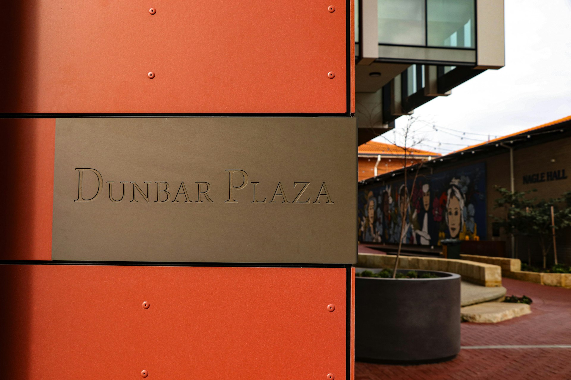 Cove Lane, Dunbar Plaza