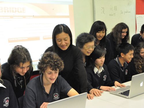 Grace Wang with students from Mount Lawley SHS communicating with students from Chen Jing Lun High School