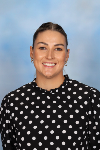 Miss Courtney Foster